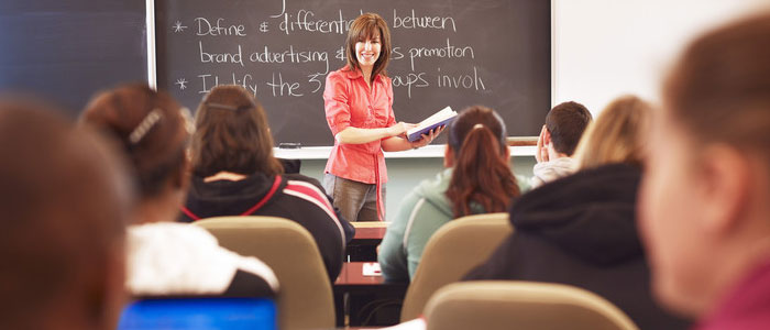 I-heart-DC-owe-it-all-to-teachers Durham College classroom with students and teachers